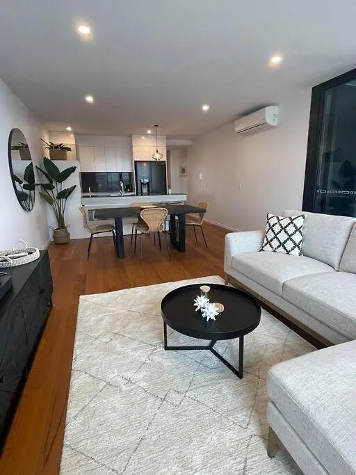 Burleigh Beach 1 Bed Top Location Gold Coast 0*,